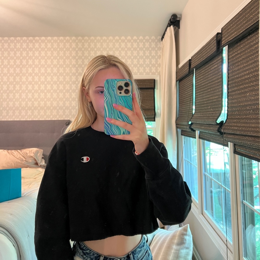 Cropped Champion Sweatshirt in size Small